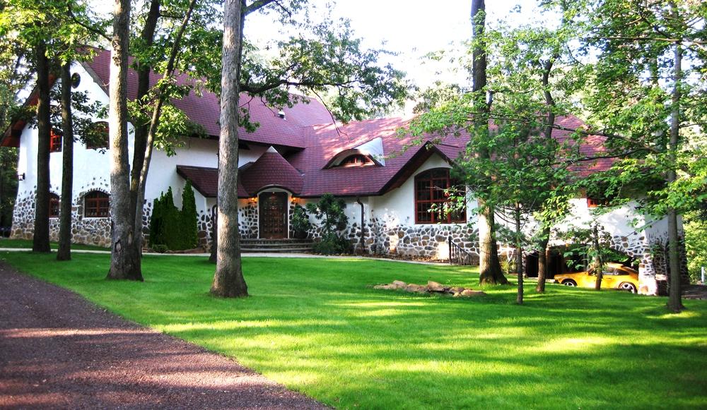 MLS #/Web ID: 2726672