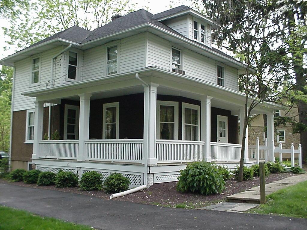 204 West Oak St.
