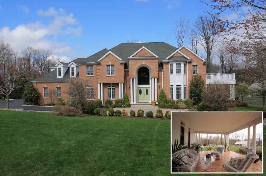 Single Family Home for Sale, ListingId:12872659, location: 16 Apple Lane Tewksbury Township 07830