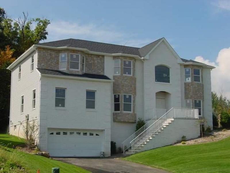 MLS #/Web ID: 2680773
