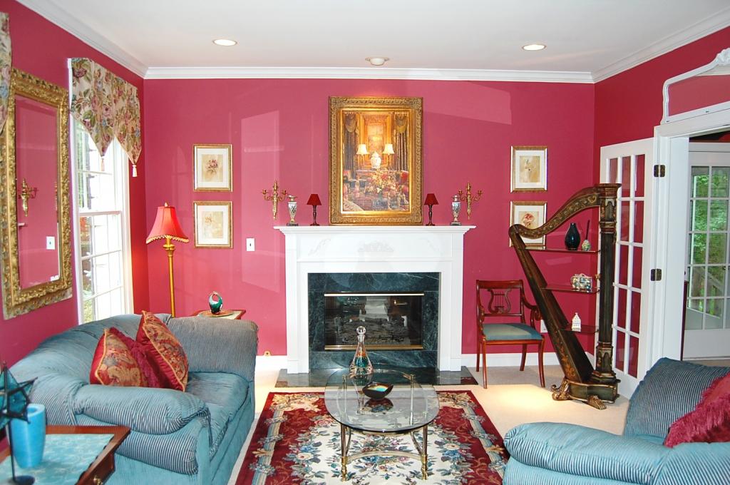 2 CHIMNEY HILL DR