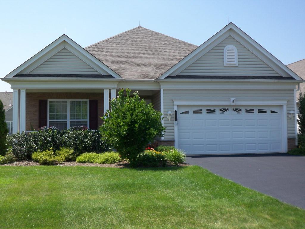 MLS #/Web ID: 2705473