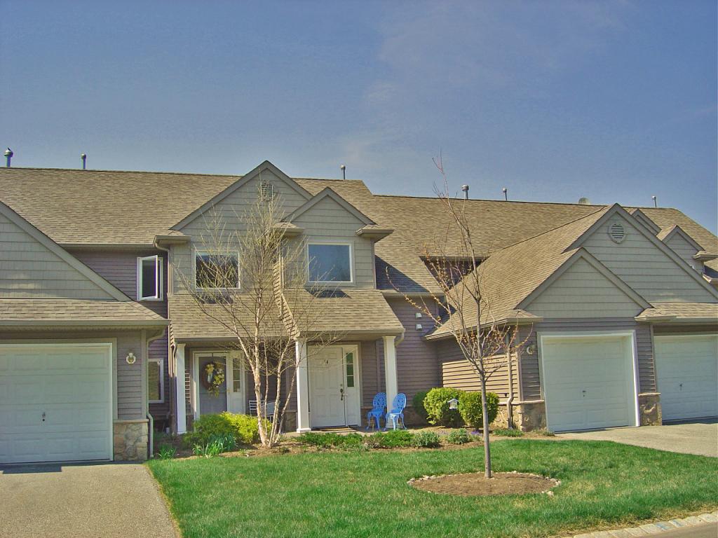 MLS #/Web ID: 2705973
