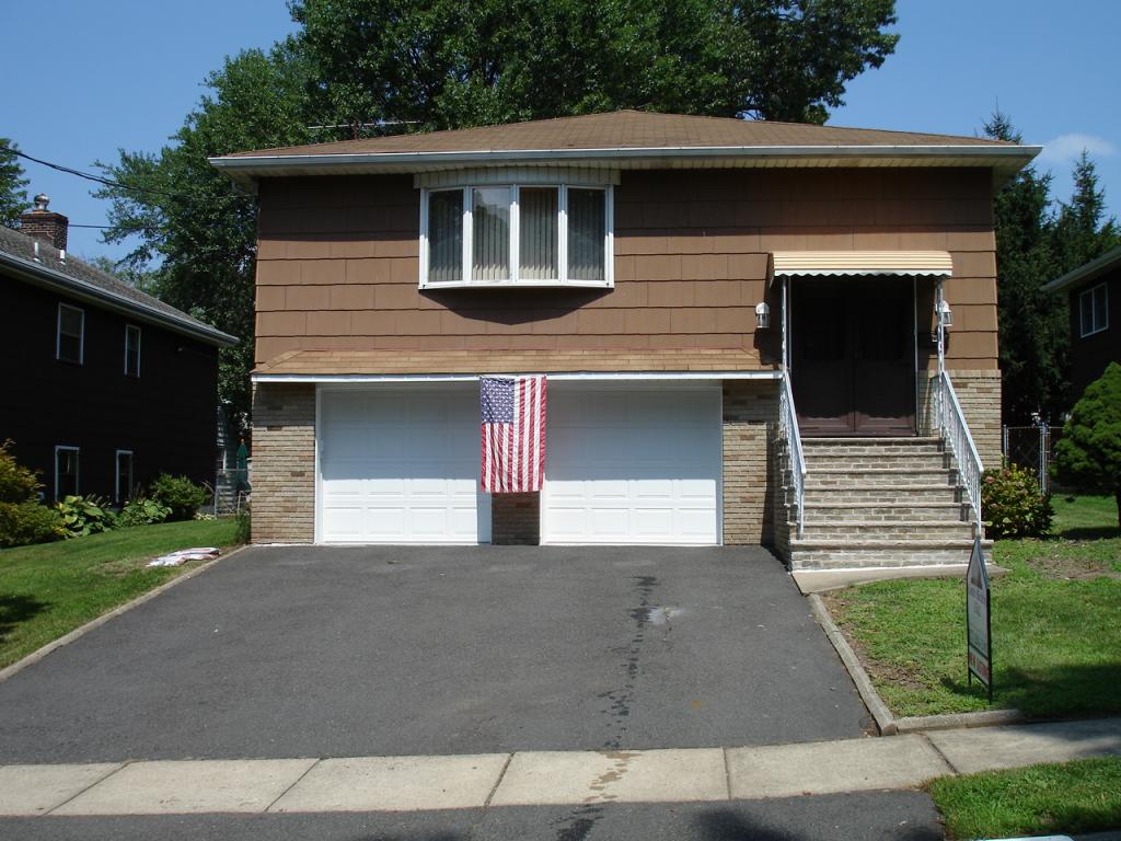 MLS #/Web ID: 2707773