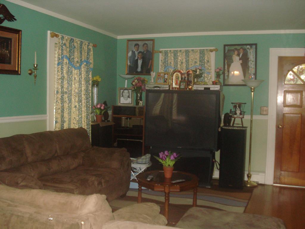 18 E.ELYCROFT AVENUE