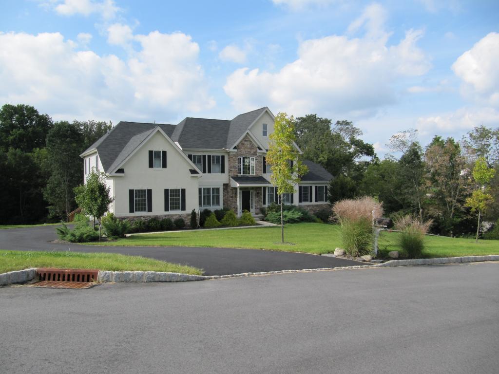 1 MILKHOUSE LN