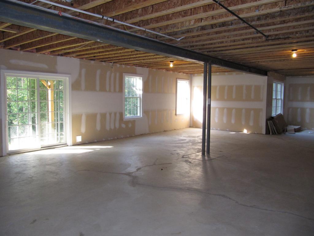 1 MILKHOUSE LN