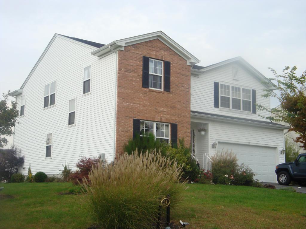17 ALVIN SLOAN AVE