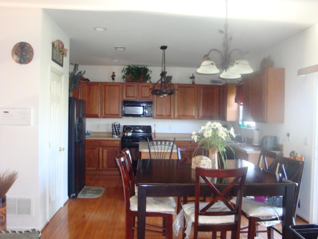17 ALVIN SLOAN AVE