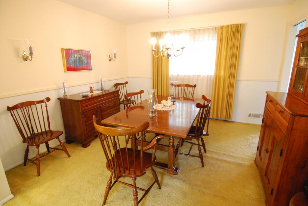 4 HOFFMAN CT