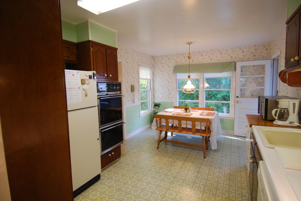 4 HOFFMAN CT
