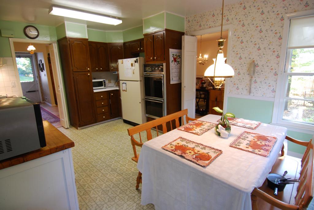 4 HOFFMAN CT