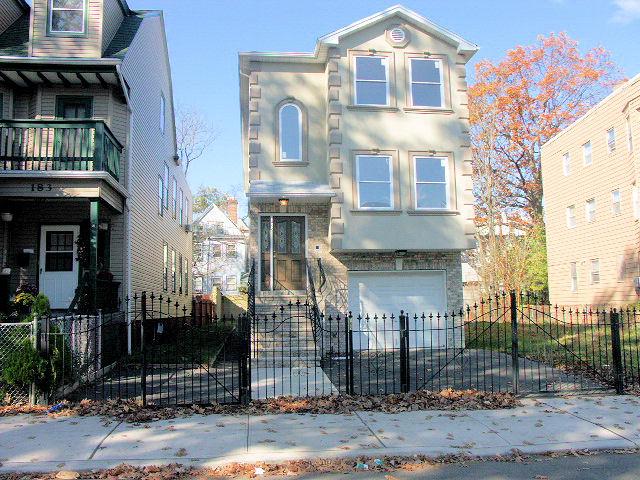 MLS #/Web ID: 2725973