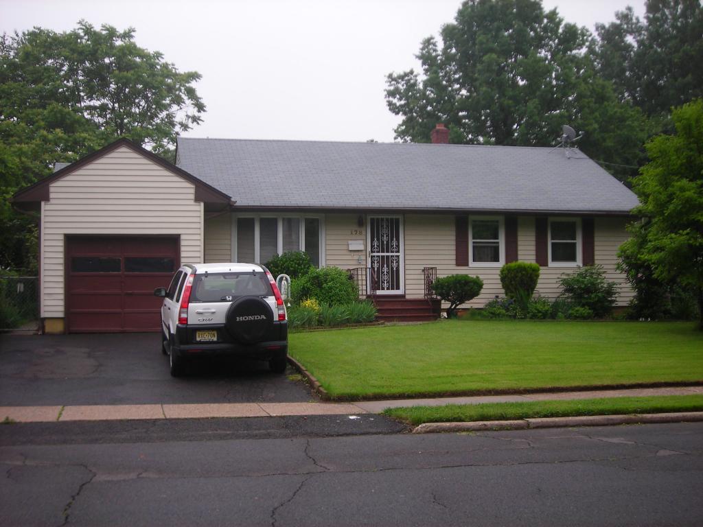 MLS #/Web ID: 2690774