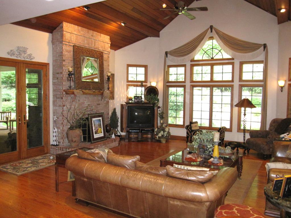 MLS #/Web ID: 2694874