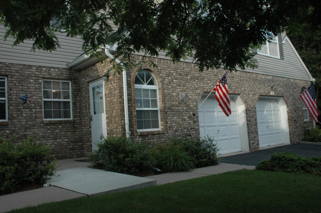 MLS #/Web ID: 2700174