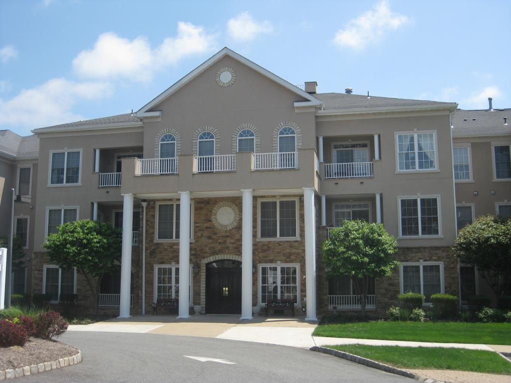 MLS #/Web ID: 2712574