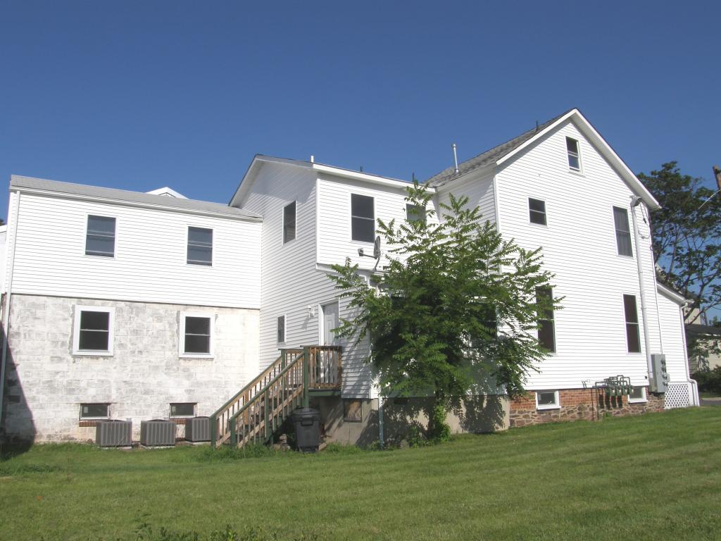 29 BLOOMFIELD AVE
