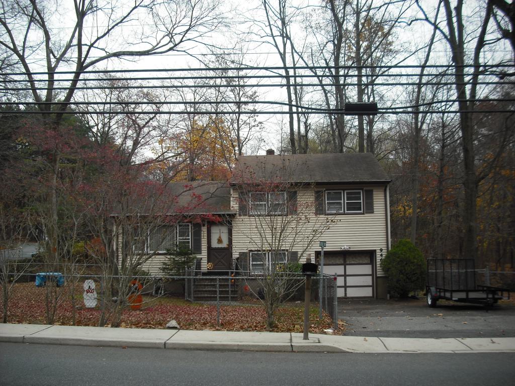 946 HIGH MOUNTAIN RD