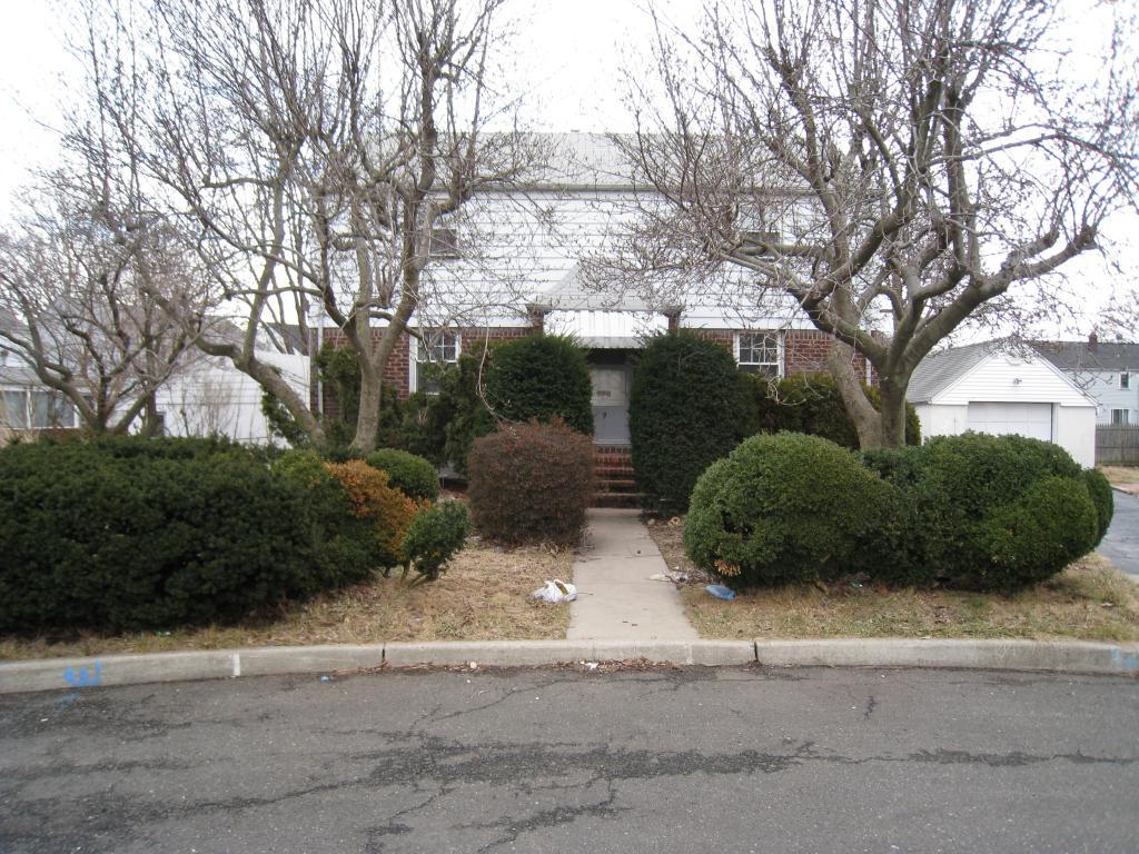 MLS #/Web ID: 2727874
