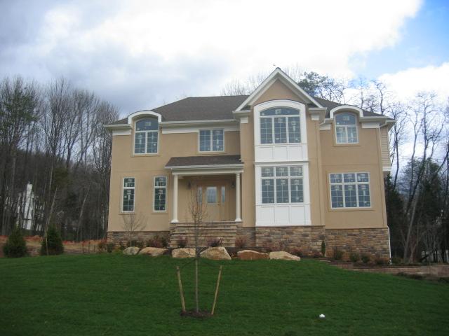 MLS #/Web ID: 2482575