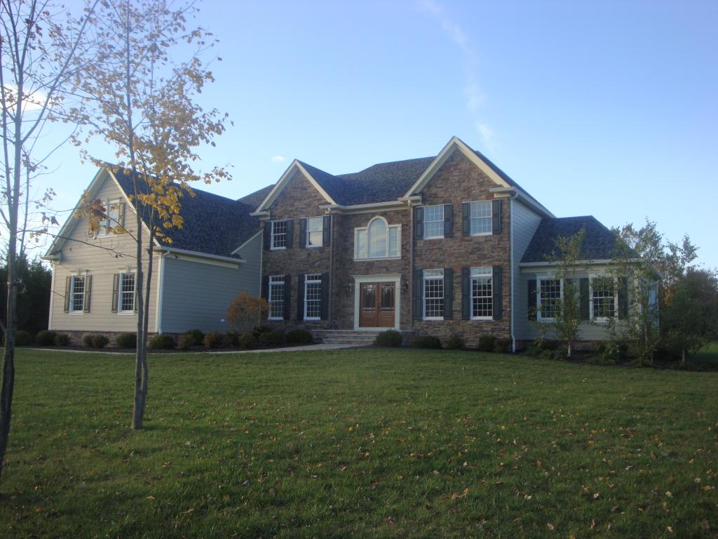 MLS #/Web ID: 2690675