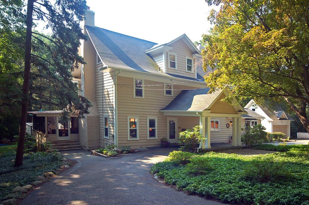MLS #/Web ID: 2707175