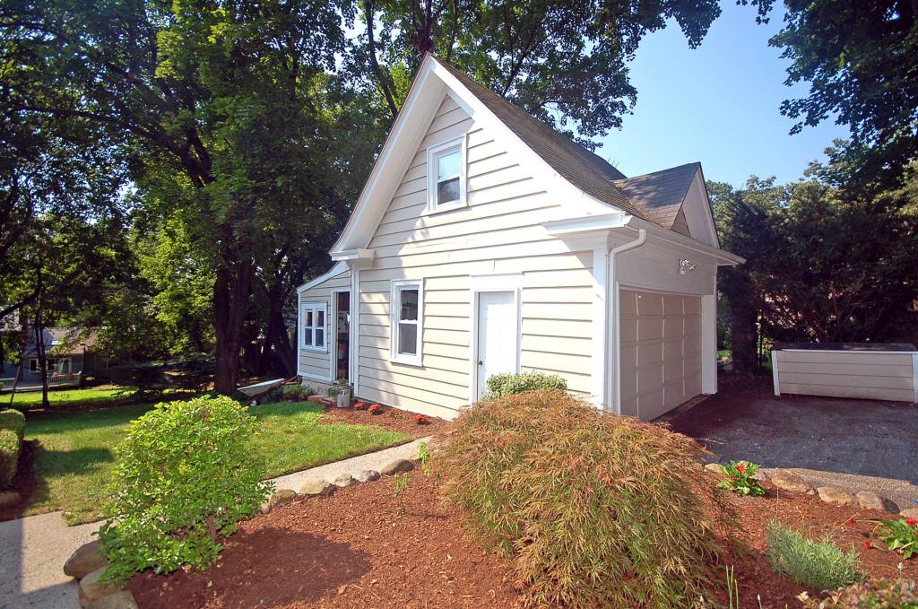 MLS #/Web ID: 2707175