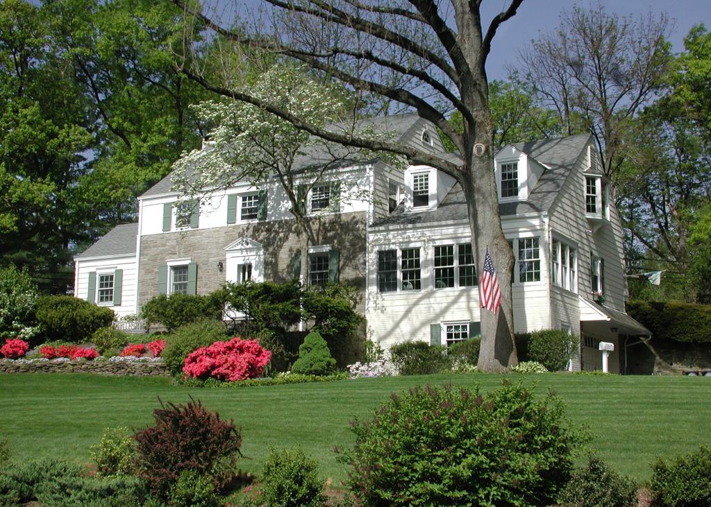 1 FAIRFIELD DRIVE