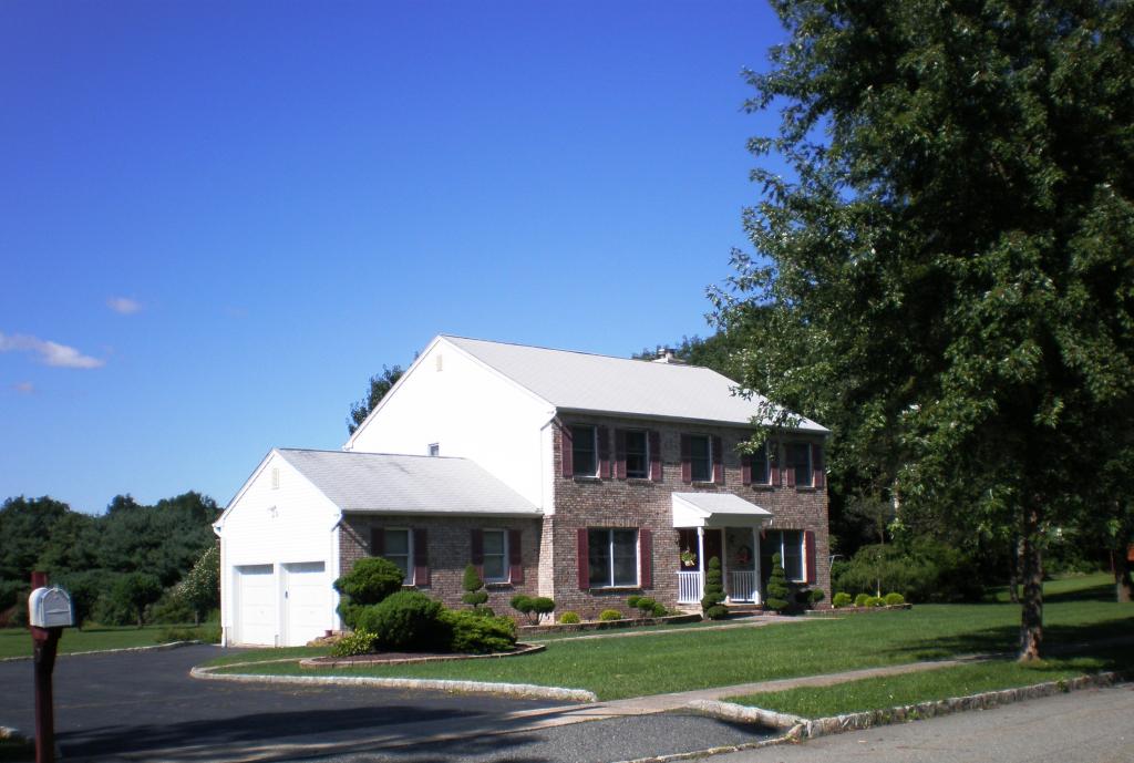 7 PLEASANT VILLAGE DR