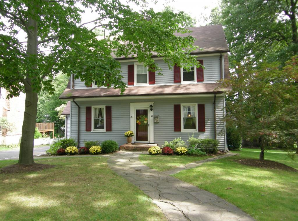 15 PINE AVE