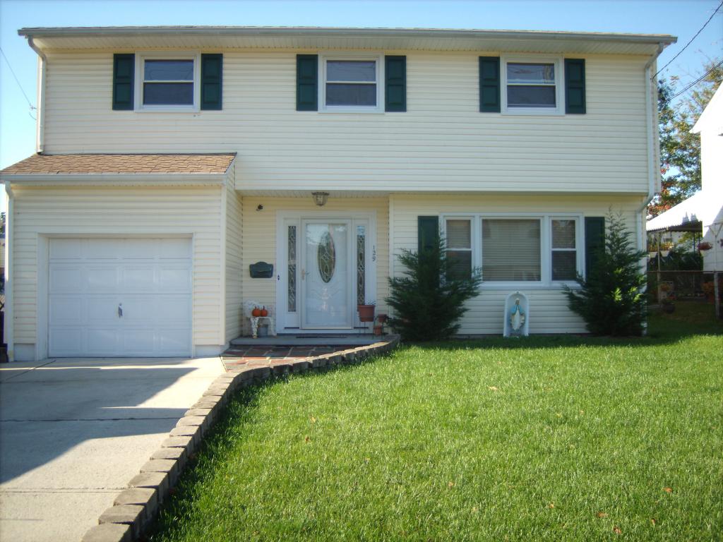 MLS #/Web ID: 2717675