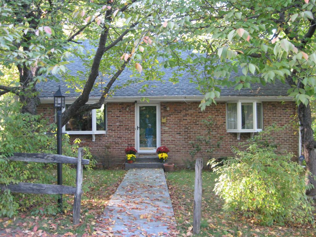 17 SAMSON AVE
