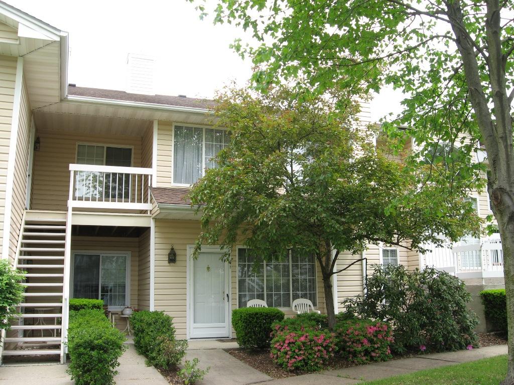 IMMACULATE &amp; BEAUTIFUL TOWNHOME- READY TO MOVE IN NOW! THIS E MODEL (BOTH BDRMS. 2ND LEVEL)  PARK LIKE SETTING/TENNIS/POOL,NEWER PELLA SLIDERS &amp; APPLIAN! LOTS OF STORAGE /call owner for appt. use lock F/P in living room is covered by wallboard seller will remove at buyer's request/special assessments prepaid by owner