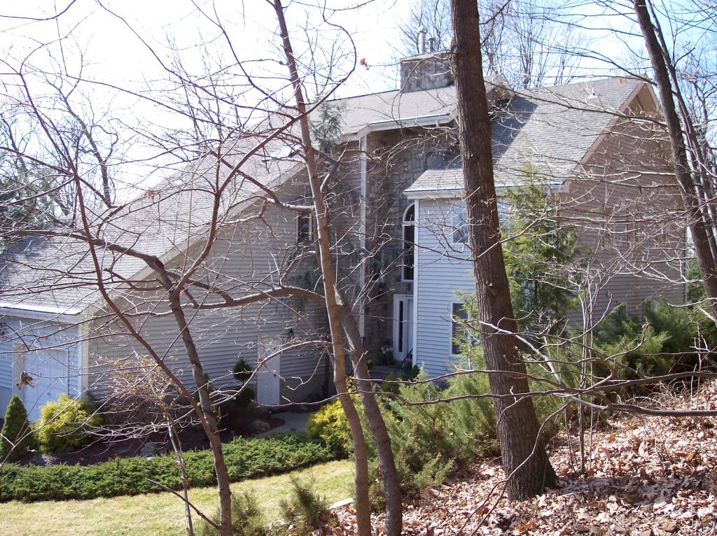 1079 HOFFMAN RD