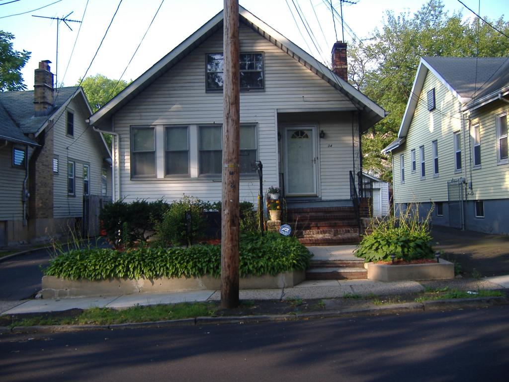 MLS #/Web ID: 2700876