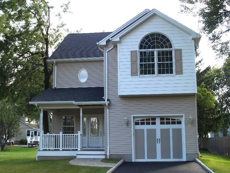 MLS #/Web ID: 2714876