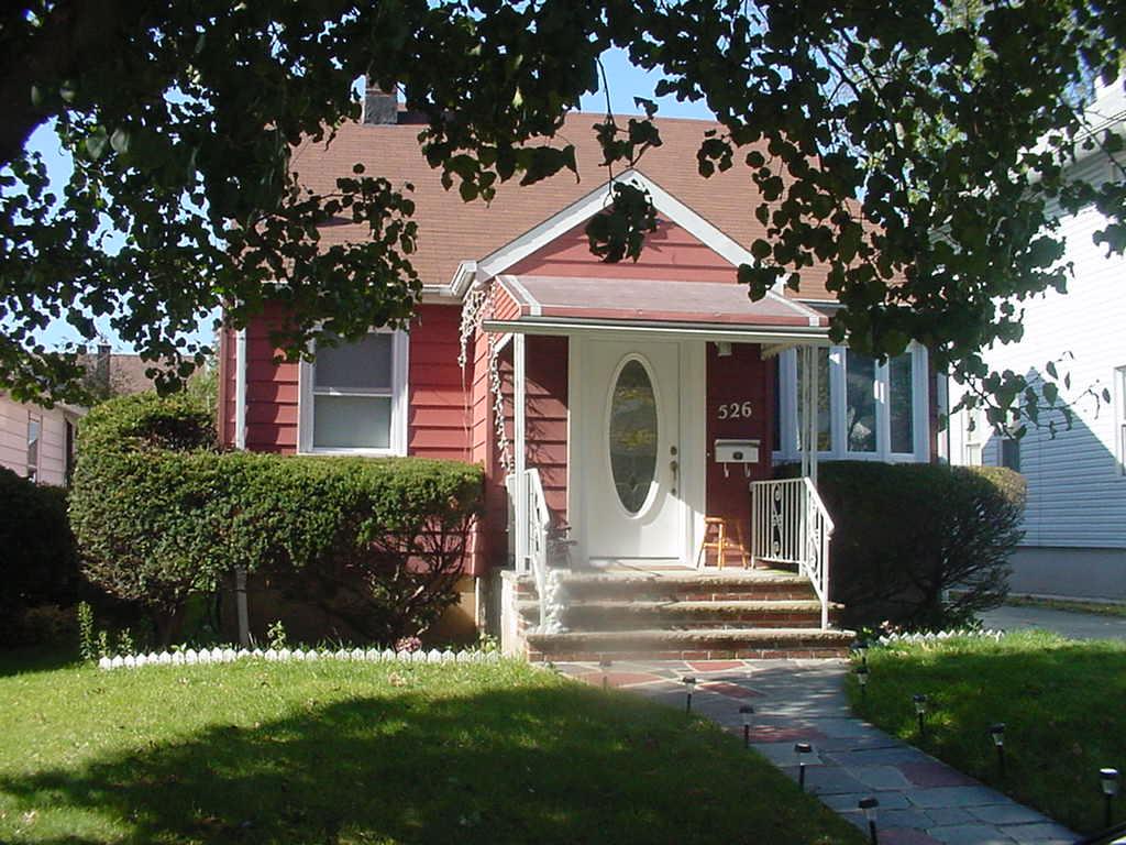 526 SHERIDAN AVE