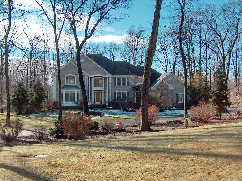 MLS #/Web ID: 2723276