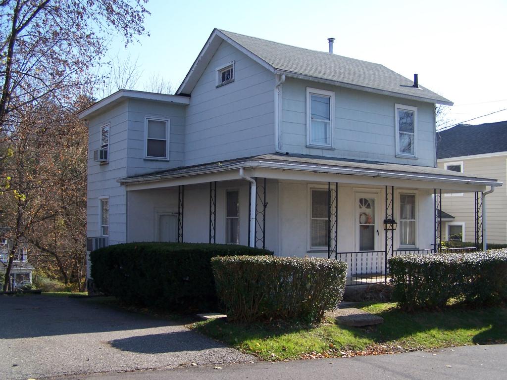 15 CENTER ST