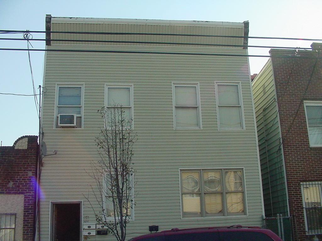 459 N 5TH ST