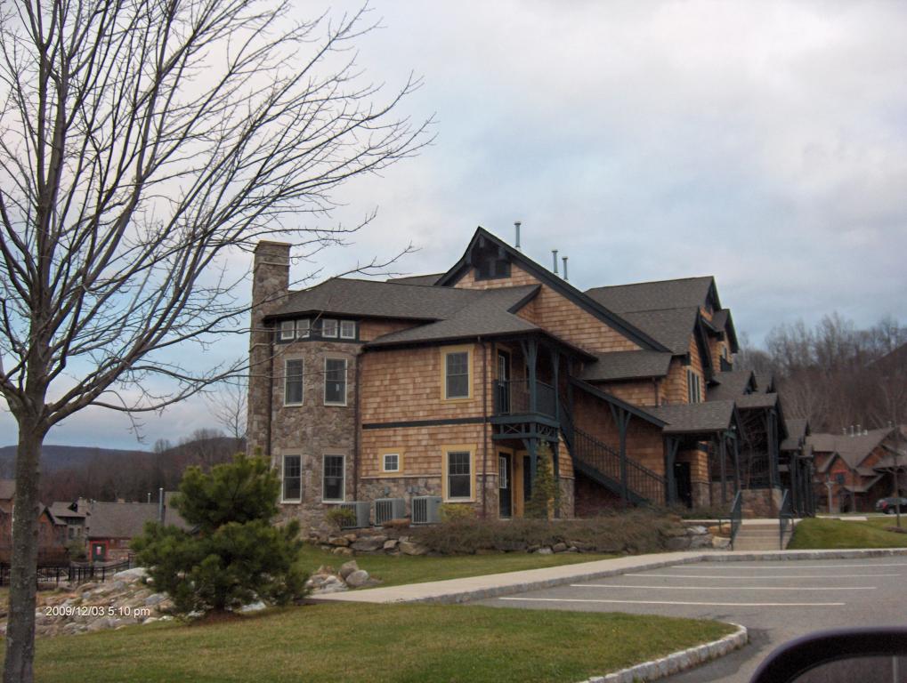 1-11 PINE CRESCENT