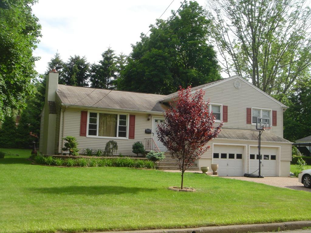 MLS #/Web ID: 2687277