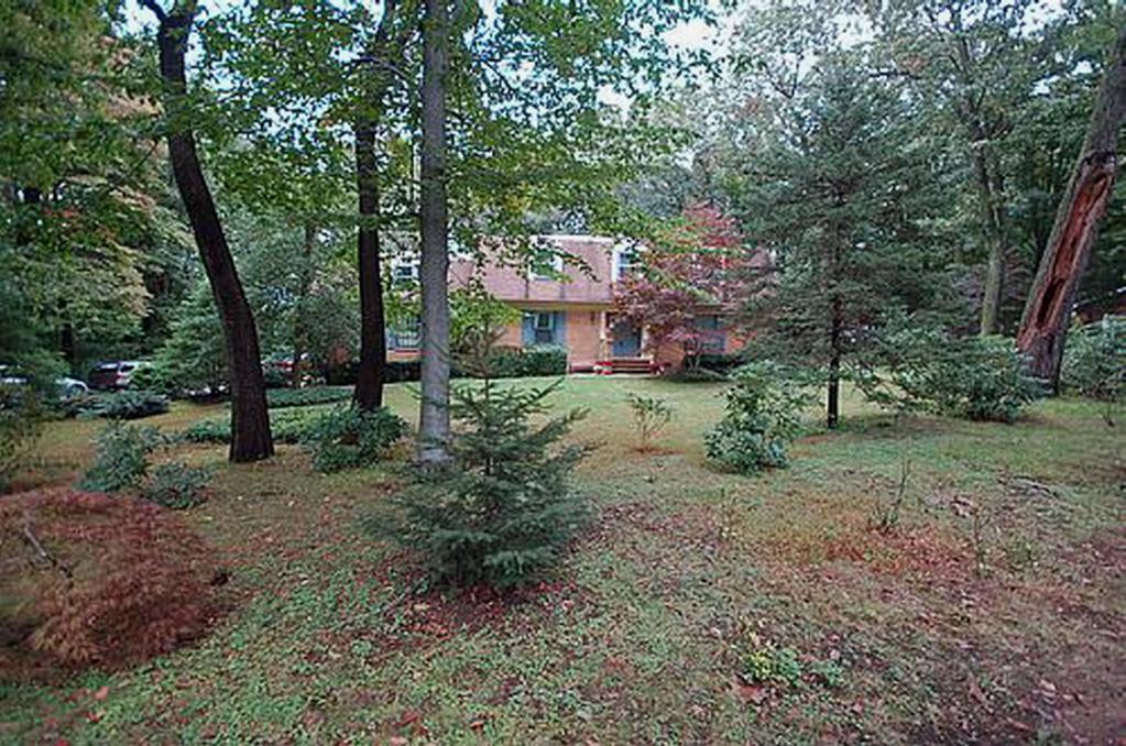 154 CHURCH LN