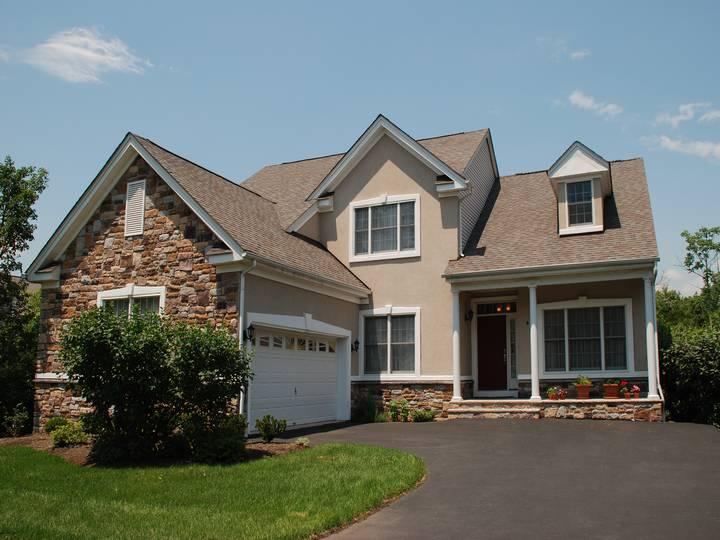 MLS #/Web ID: 2694277