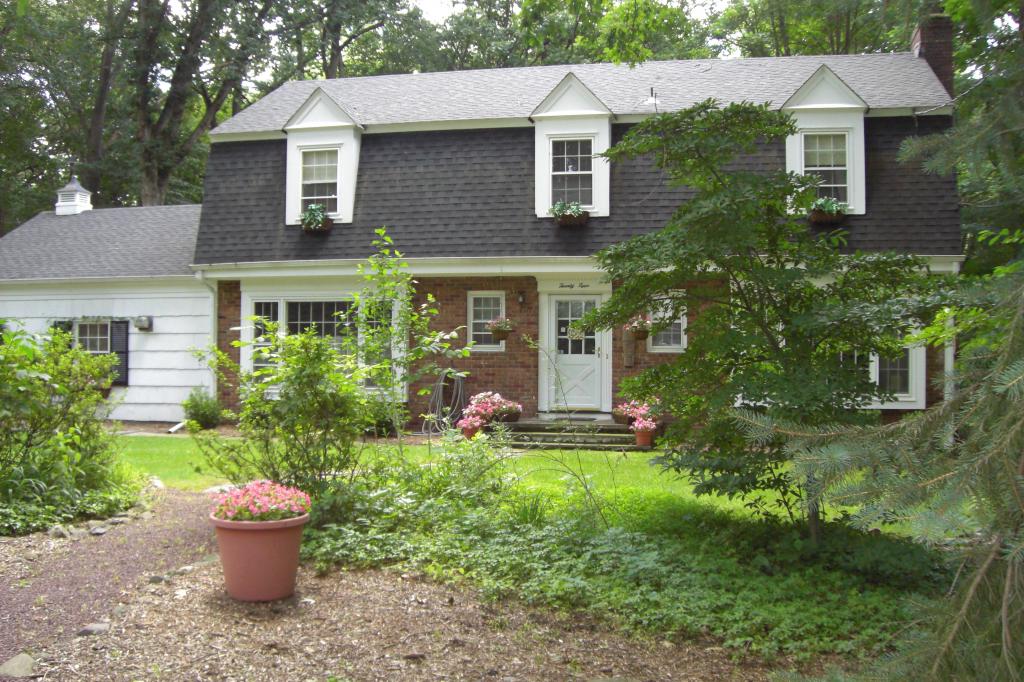 MLS #/Web ID: 2696377