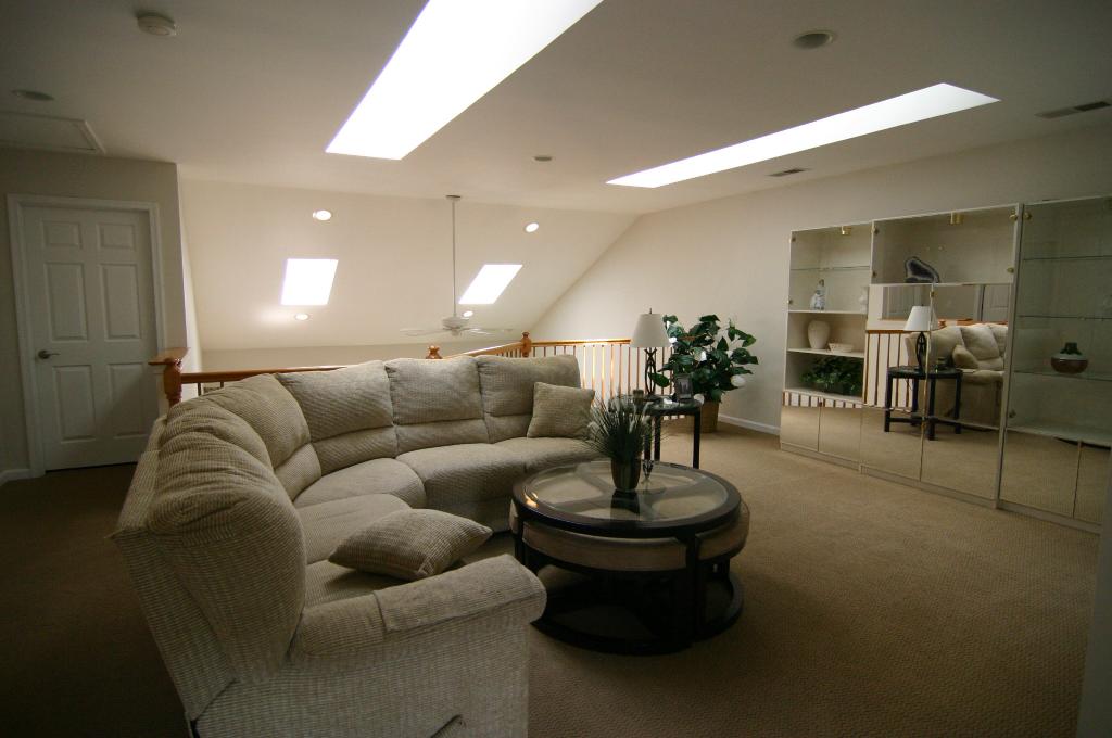 MLS #/Web ID: 2705677