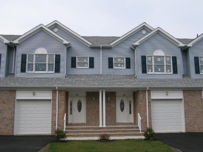 MLS #/Web ID: 2712777