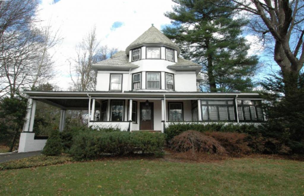 341 MONTROSE AVE