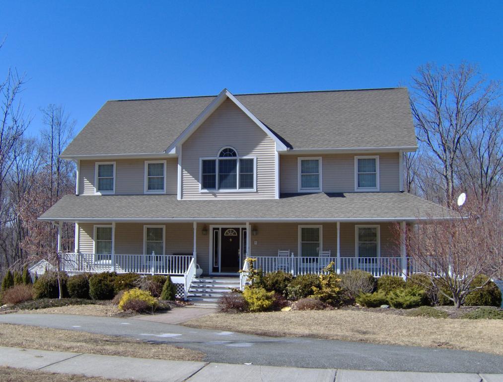 7 SKYLER CT